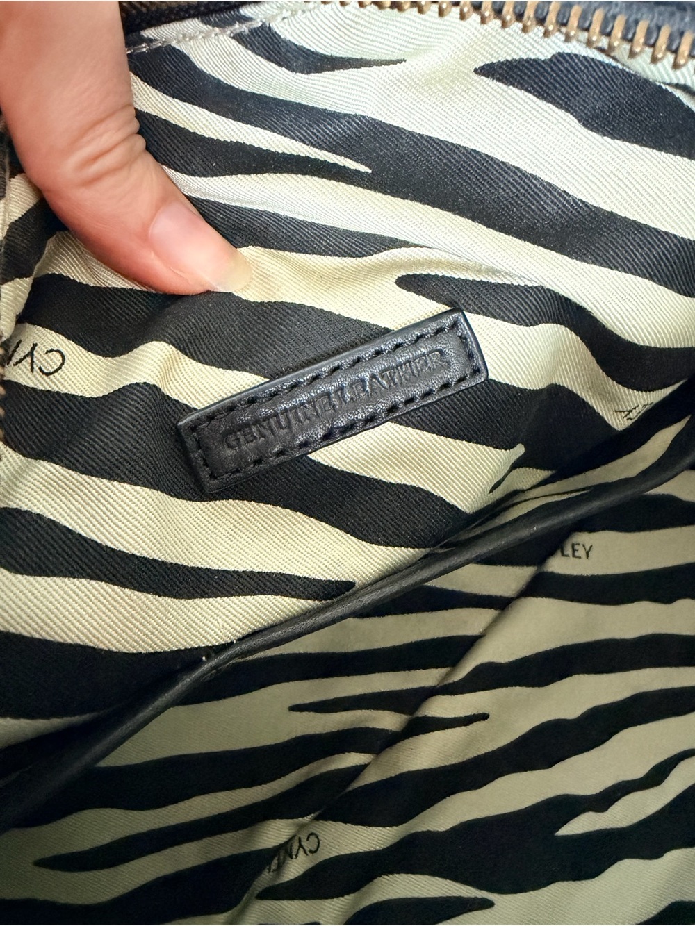 RARE Y2K Cynthia Rowley Zebra Cowhide Hair Leather Duffle Satchel Crossbody Bag - Picture 13 of 14